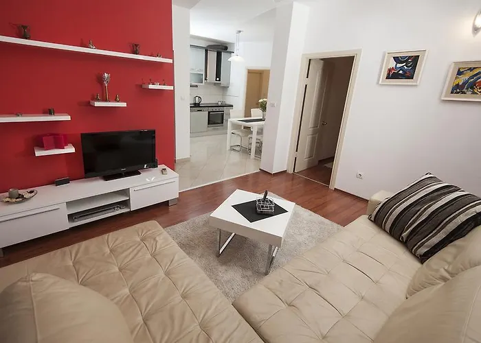 Πανσιόν Znjan 3*