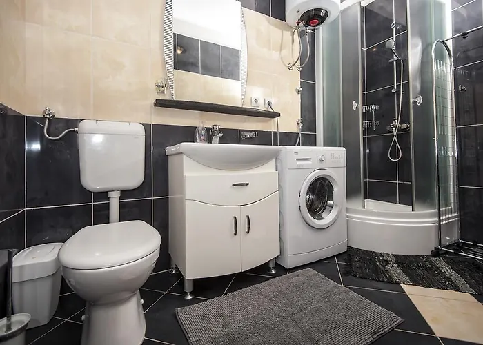 Znjan Πανσιόν Σπλιτ