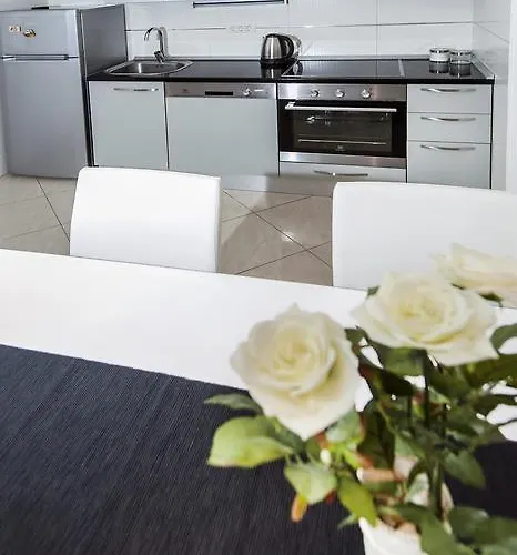 Znjan ゲストハウス 3*