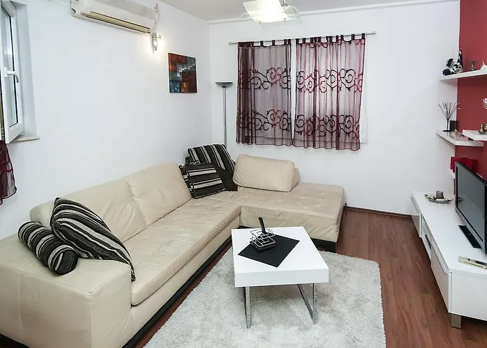 Znjan Πανσιόν Σπλιτ