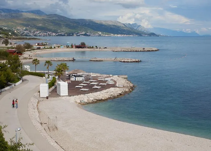 Znjan Πανσιόν Σπλιτ