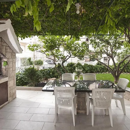 Guest house Znjan Beach 3*
